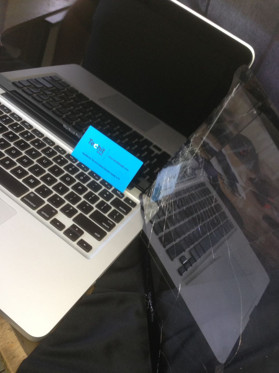 Macbook Pro Retina com Tela Quebrada como reparar? Também reparamos iMac e outros modelos Apple